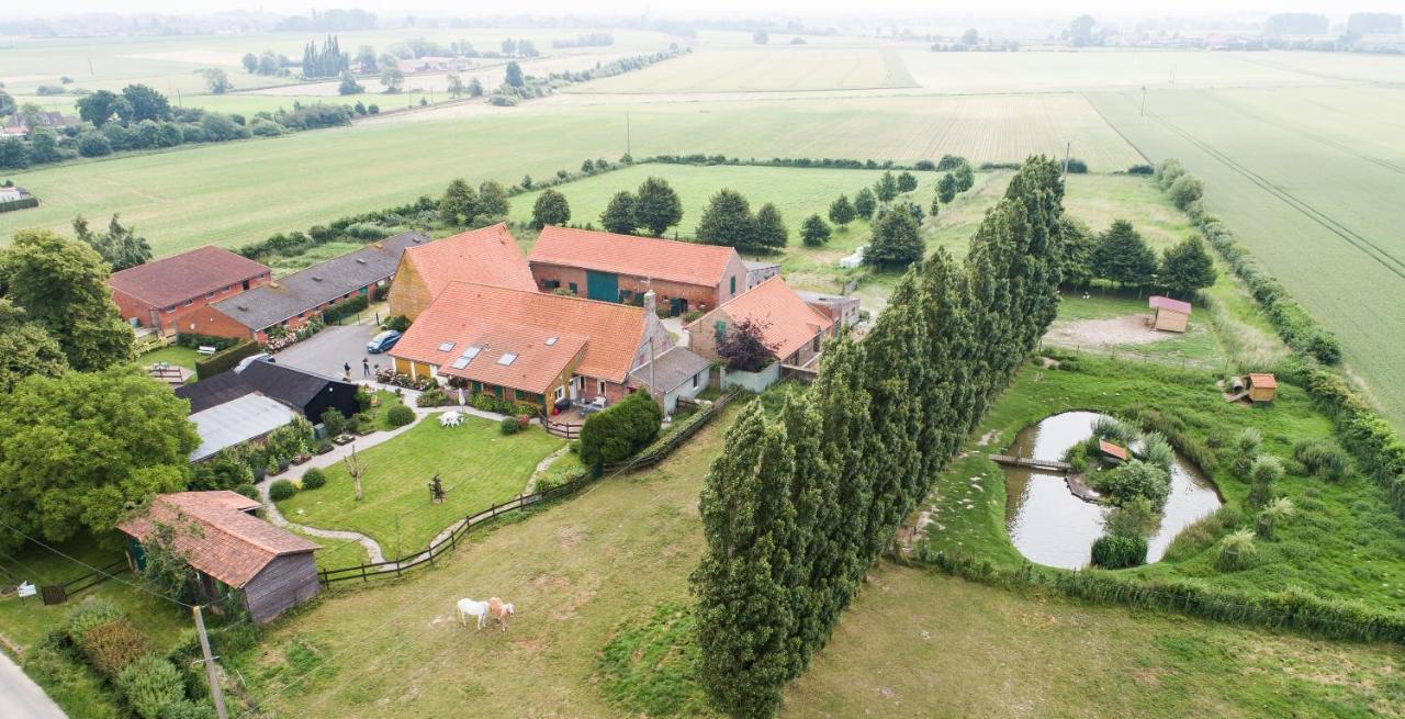 Vila Gite De La Ferme Des Crins Blancs Hazebrouck Exteriér fotografie